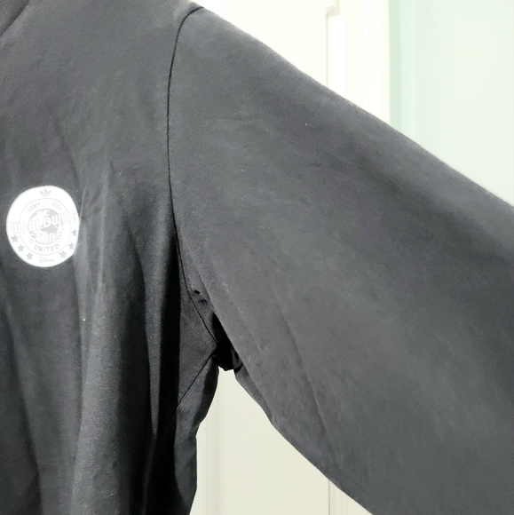 NWT Adidas x Disney Men's Long Sleeve T-Shirt Size M - Picture 5 of 14